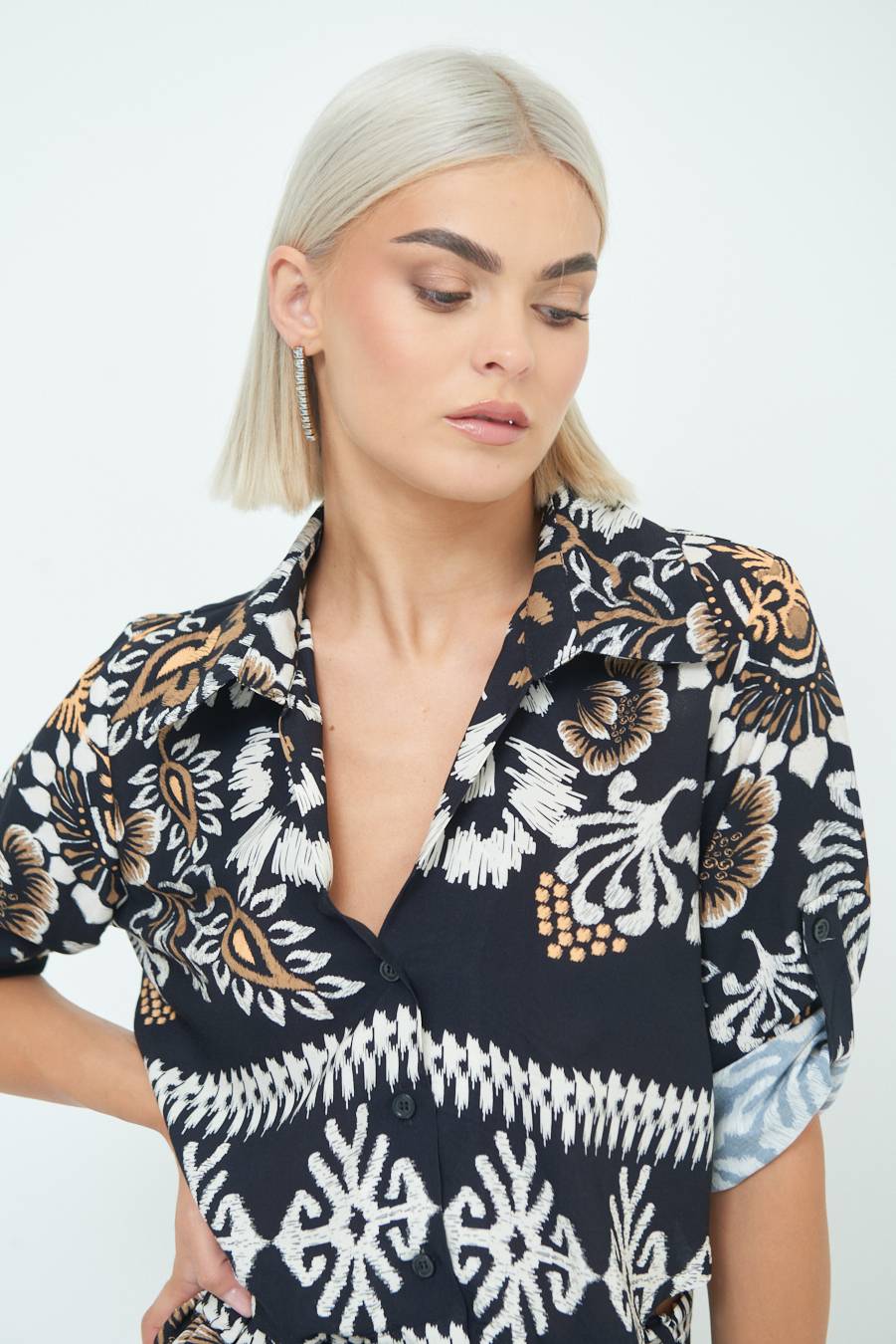 Kikisix CAMICIA CROP BALZA NERO Prezzo di fabbrica