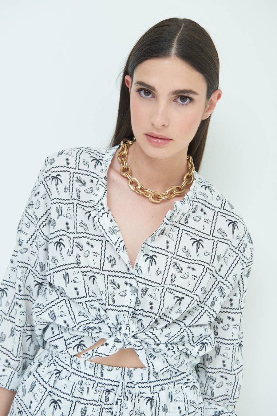 Kikisix CAMICIA CON NODO STAMPAPALME BIANCO Offerta esclusiva