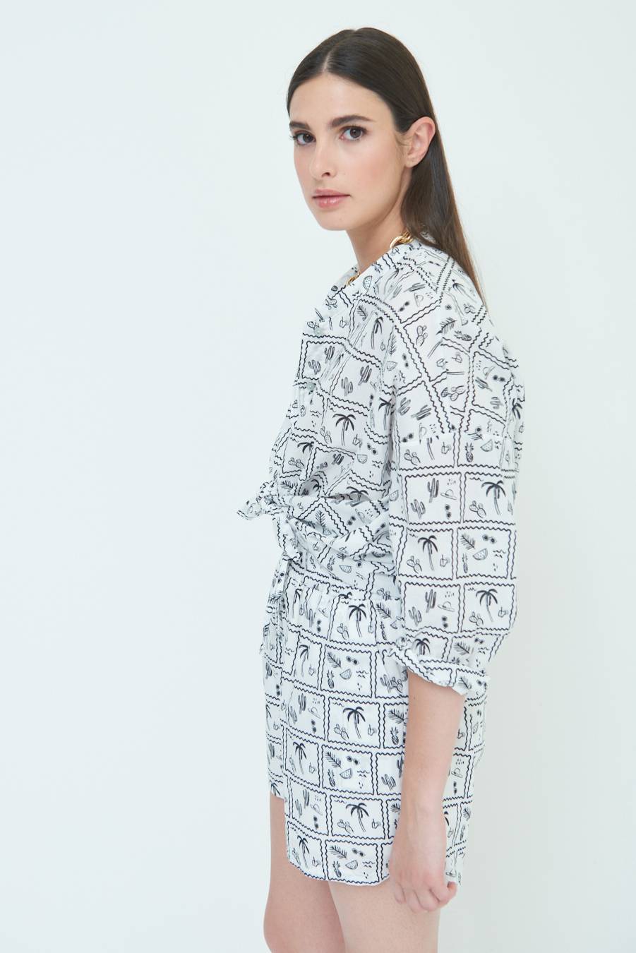 Kikisix CAMICIA CON NODO STAMPAPALME BIANCO Offerta esclusiva