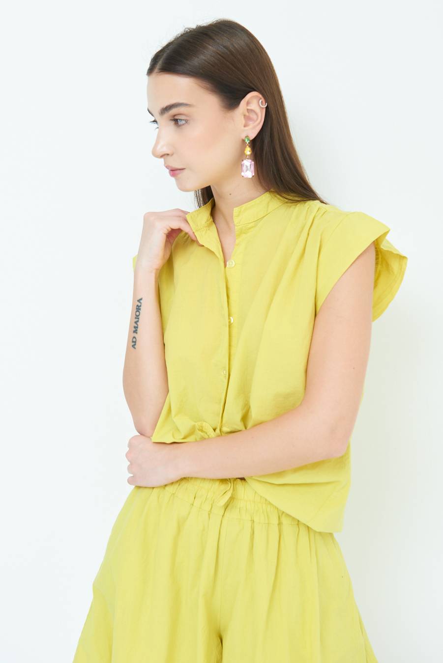 Kikisix CAMICIA SMANICATA CON NODO LIMONE Latest fashion