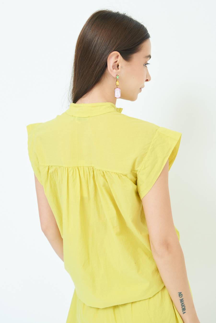 Kikisix CAMICIA SMANICATA CON NODO LIMONE Latest fashion