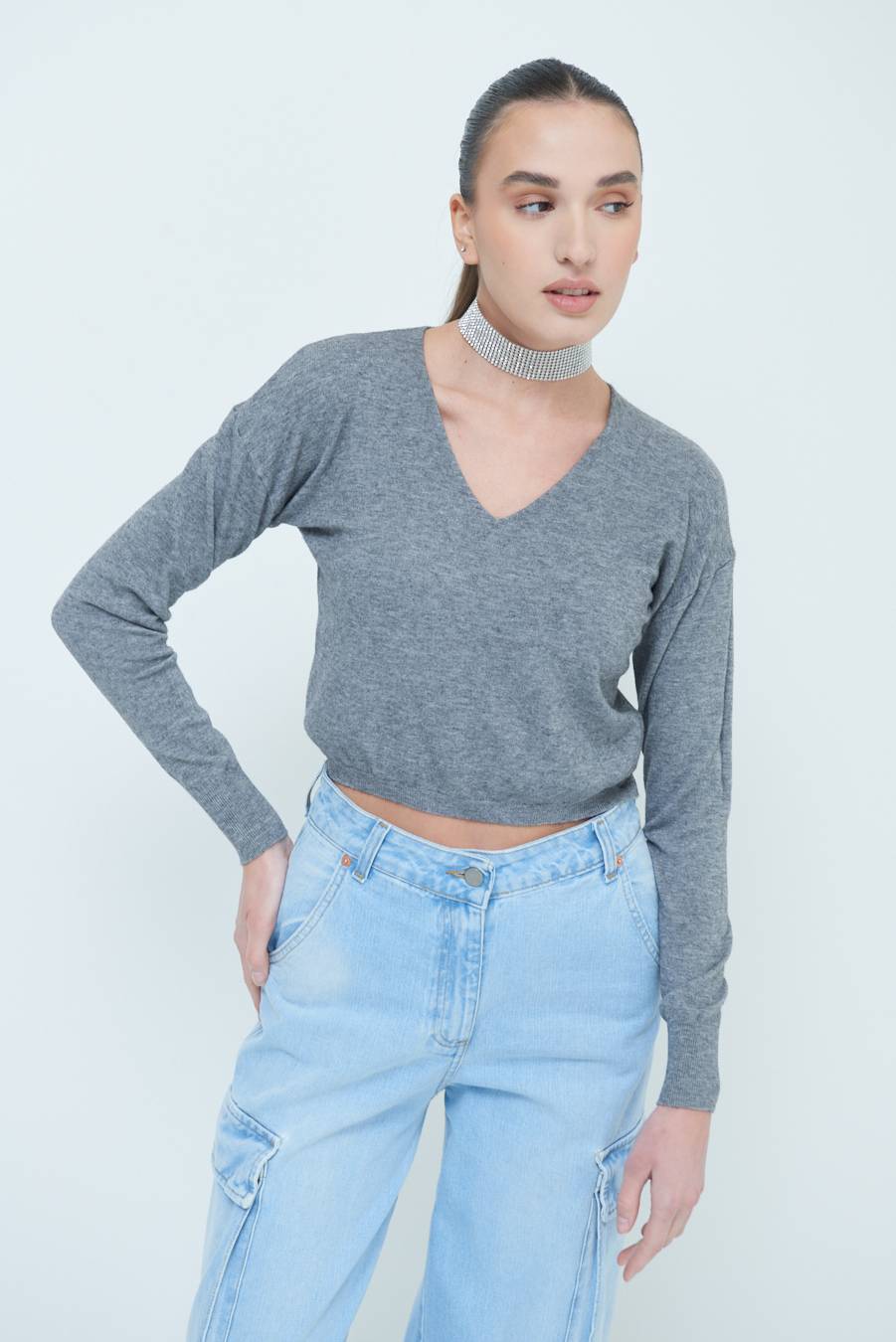 Kikisix MAGLIA SCOLLO V CORTA GRIGIO Offerte speciali