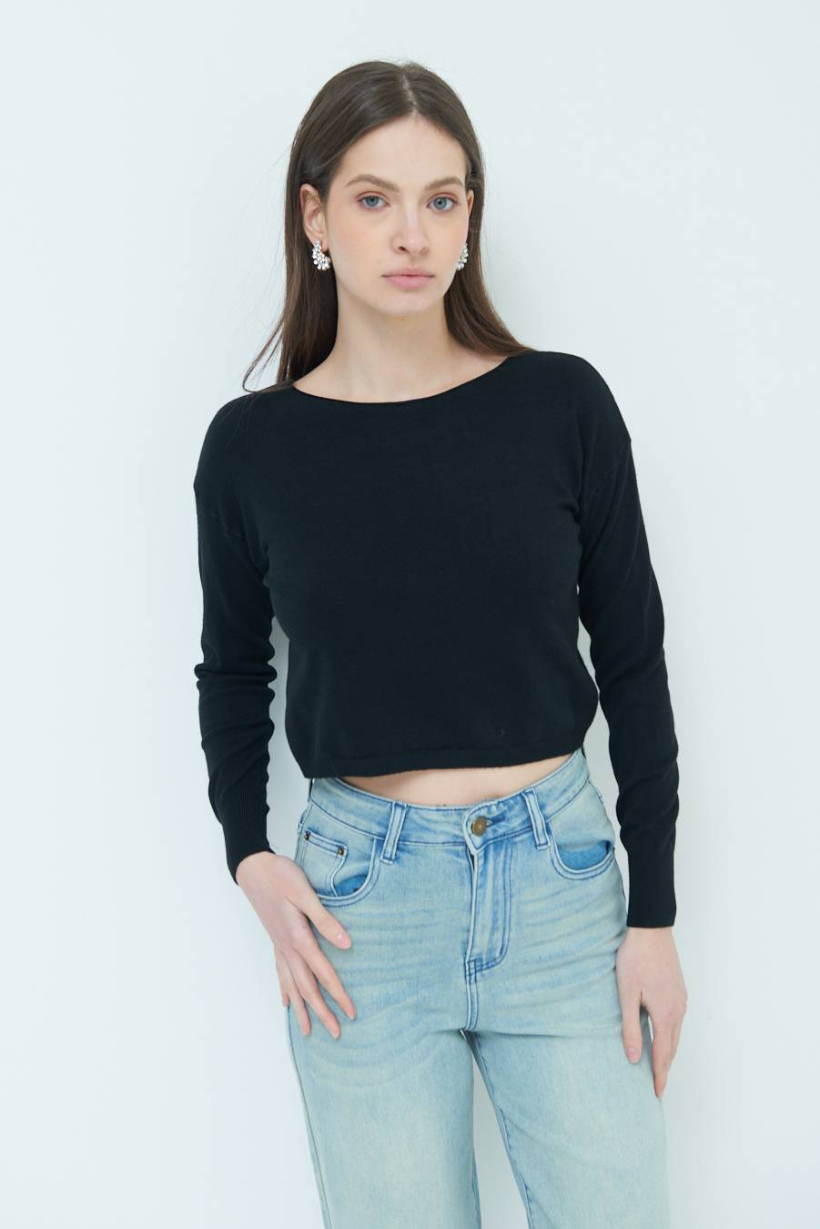 Kikisix MAGLIA SCATOLINA SCOLLO A BARCA NERO Ultimi tre giorni