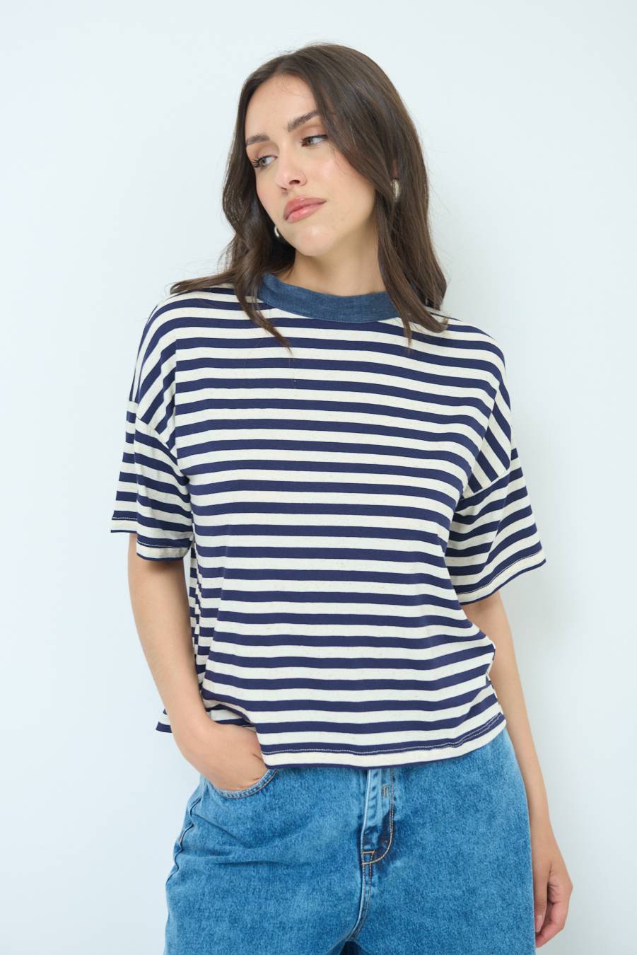 Kikisix T-SHIRT OVER RIGA CON FIOCCHI VISCOSA/LINO BLU Offerta esclusiva