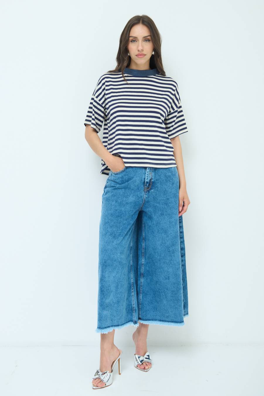 Kikisix T-SHIRT OVER RIGA CON FIOCCHI VISCOSA/LINO BLU Offerta esclusiva