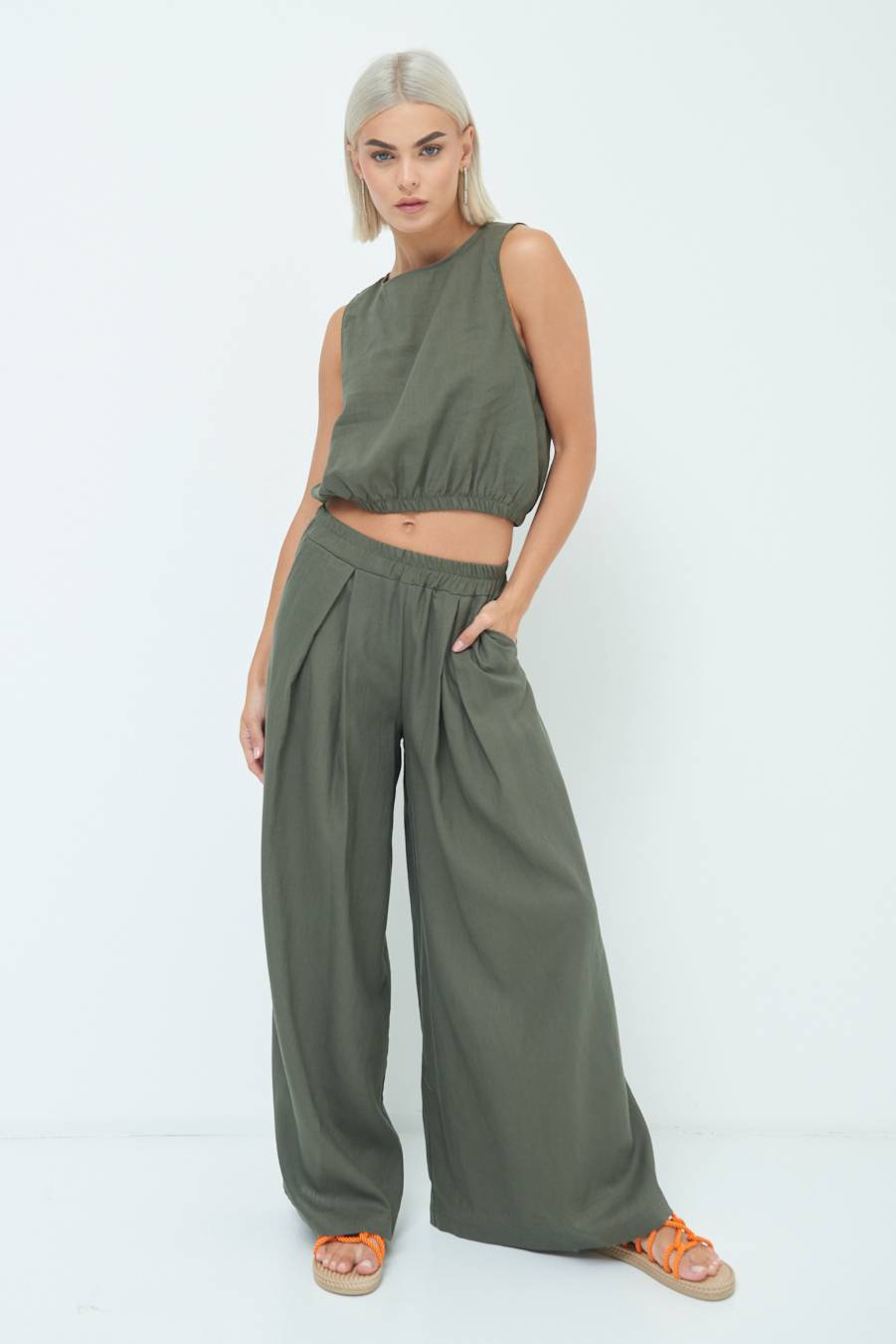 Kikisix PANTA PALAZZO CON PINCE VERDE MILITARE Latest fashion