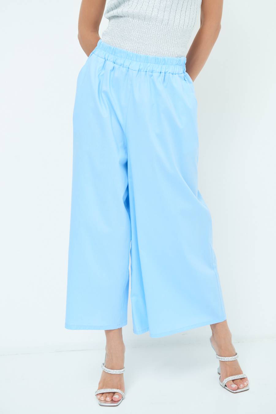 Kikisix PANTALONE CROP ELASTICO UNITO CELESTE Grandi sconti