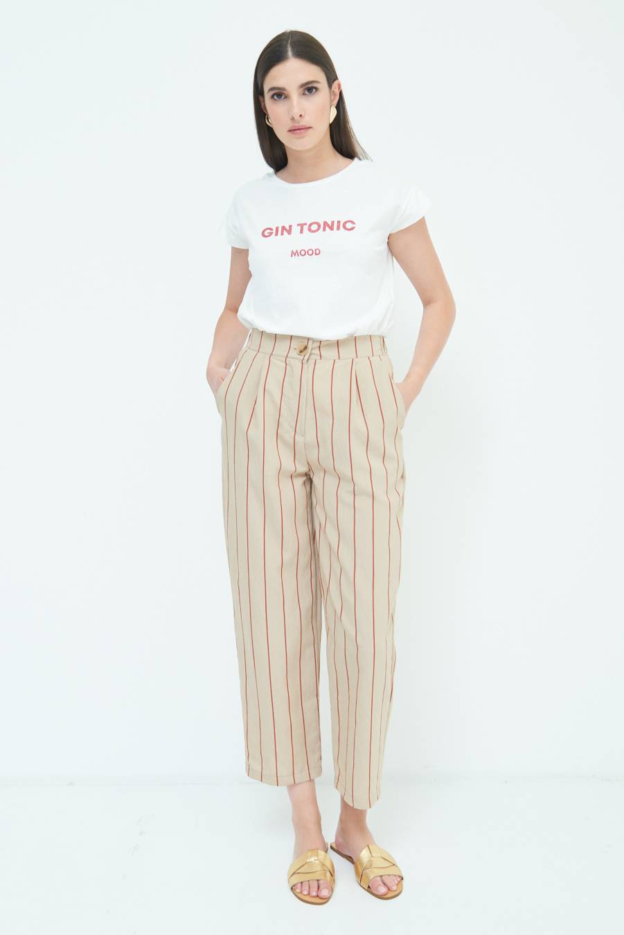 Kikisix PANTALONE CARROT CON PINCE BEIGE Offerte stagionali