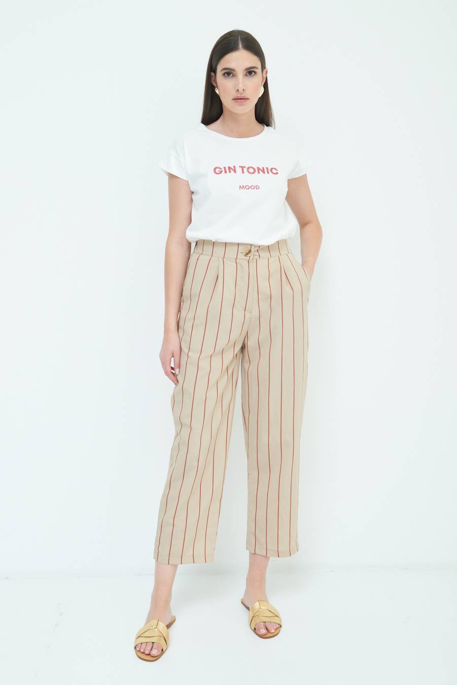 Kikisix PANTALONE CARROT CON PINCE BEIGE Offerte stagionali