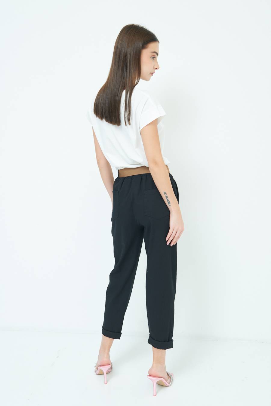 Kikisix PANTALONE DRITTO CON RISVOLTO NERO Enormi risparmi