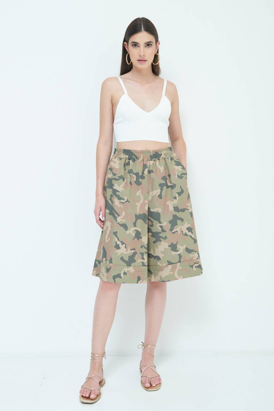 Kikisix BERMUDA CON BALZA CAMOUFLAGE VERDE MILITARE Enormi sconti