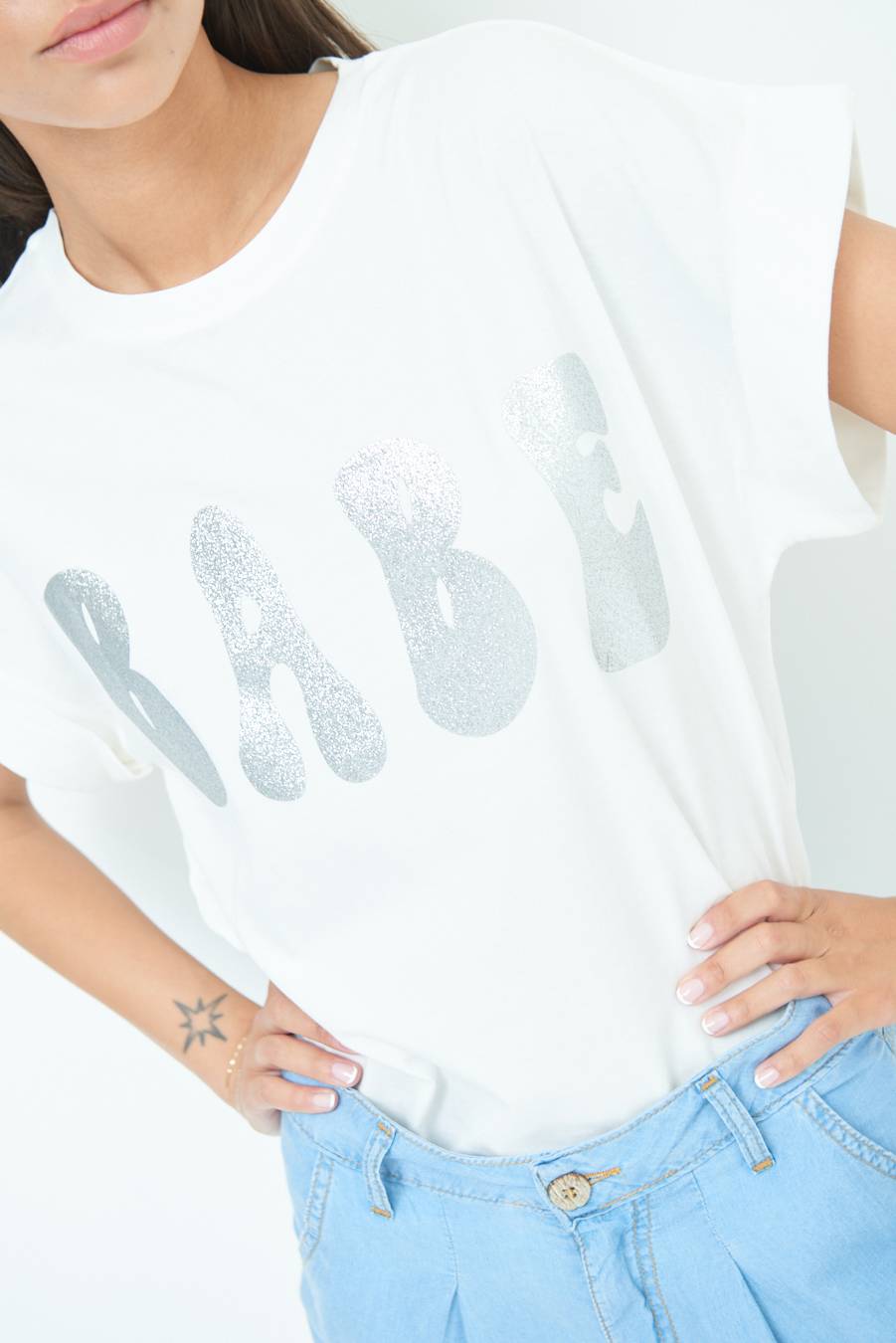 Kikisix T-SHIRT "BABE" ARGENTO Sconti questo mese