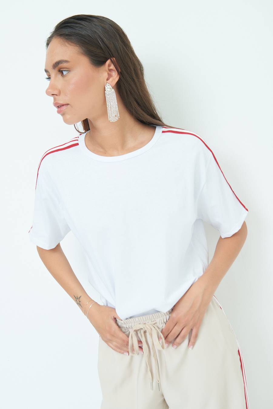 Kikisix T-SHIRT OVER CON COSTINA ROSSO 2025