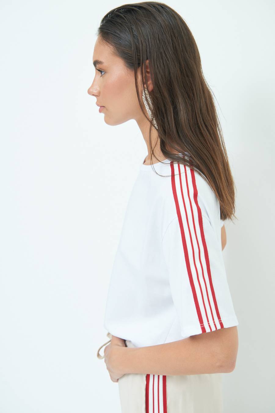Kikisix T-SHIRT OVER CON COSTINA ROSSO 2025