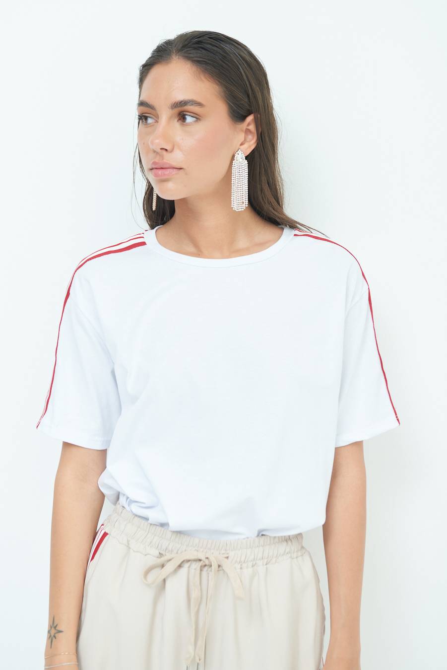 Kikisix T-SHIRT OVER CON COSTINA ROSSO 2025