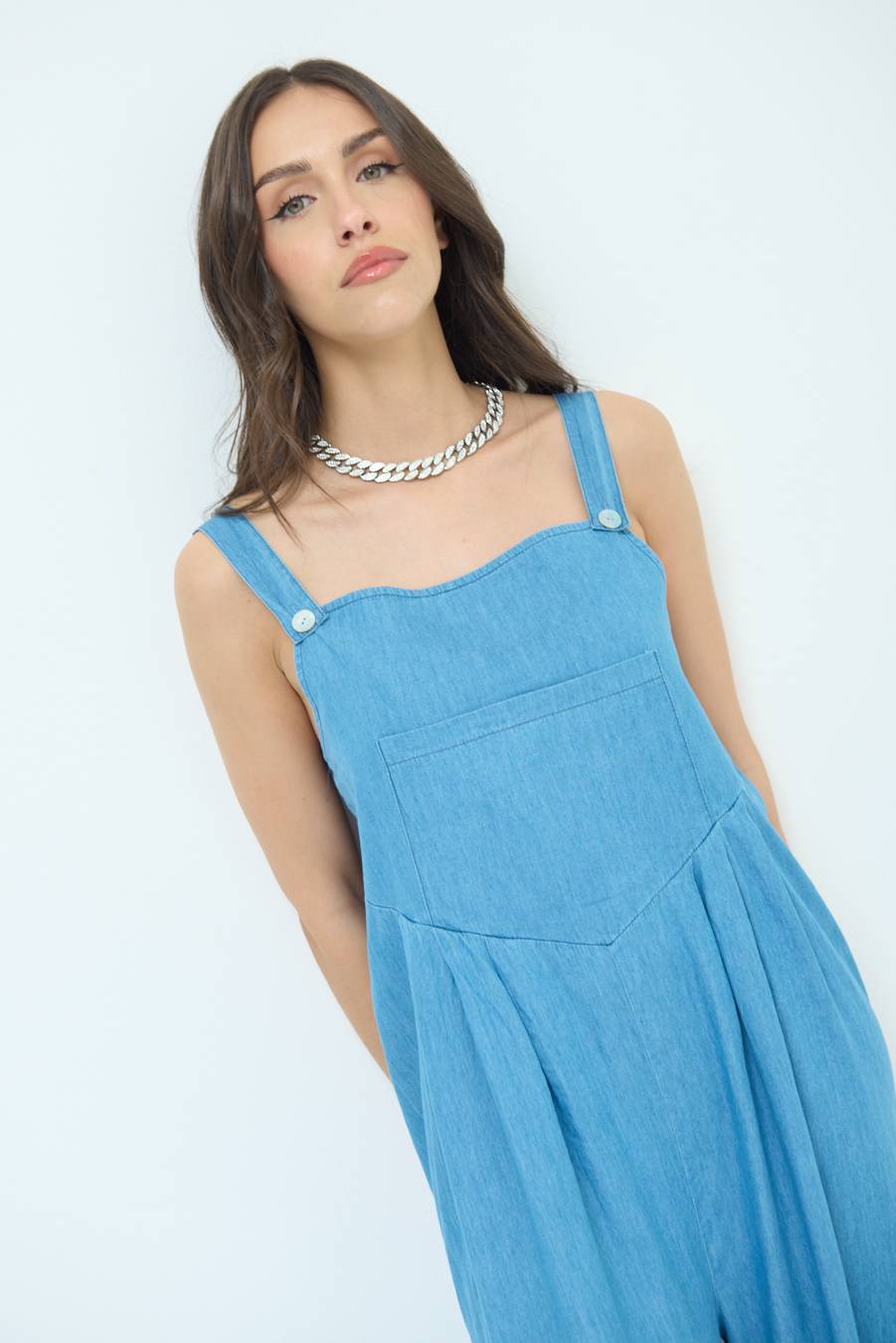 Kikisix SALOPETTE TASCA DAVANTI CHAMBRAY BLU MEDIO Offerta Pasqua
