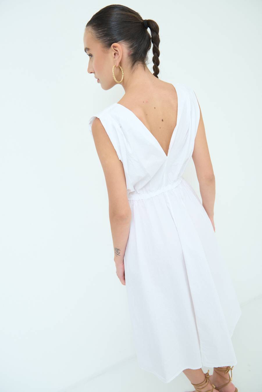 Kikisix ABITO MIDI CON ELASTICO BIANCO Smaltimento dello stoccaggio