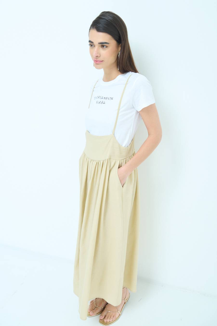 Kikisix ABITO CON TAGLIO SENO MISTO VISCOSA BEIGE Prezzo basso