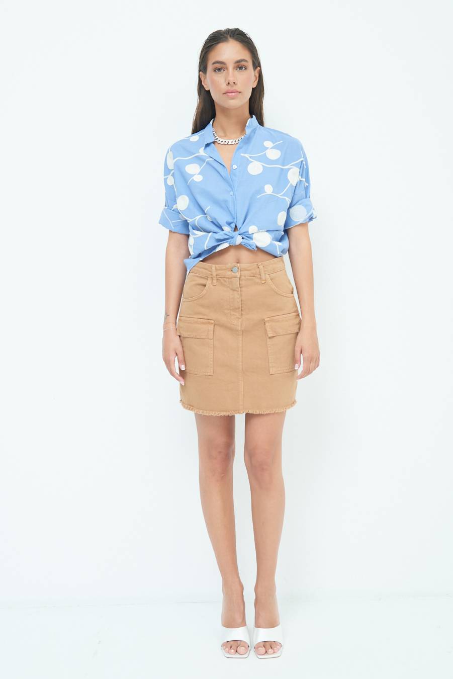 Kikisix CAMICIA NODO RICAMO CERCHIO CELESTE Soddisfazione Garantita
