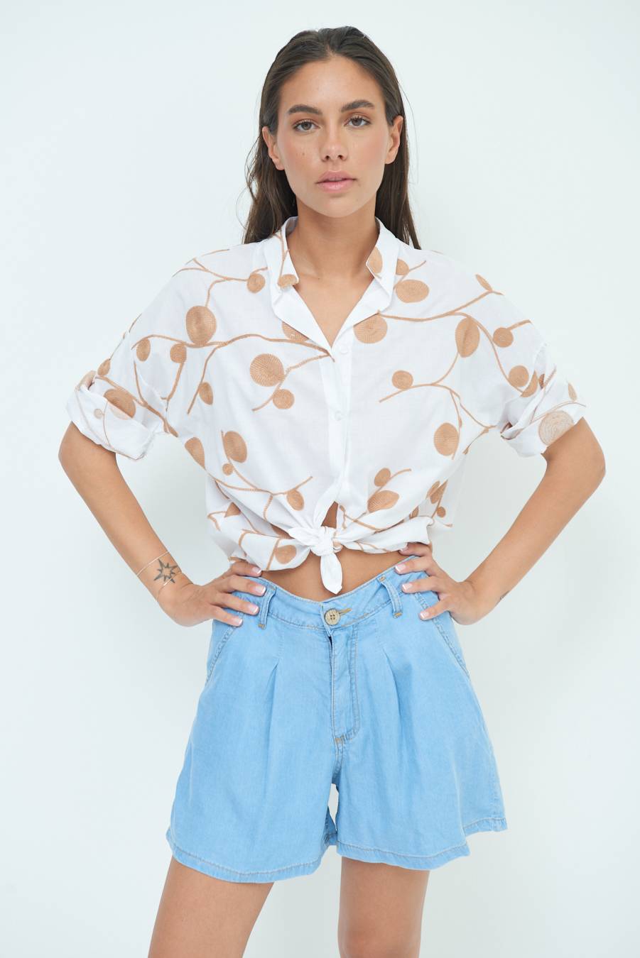 Kikisix CAMICIA NODO RICAMO CERCHIO BIANCO Qualità Garantita