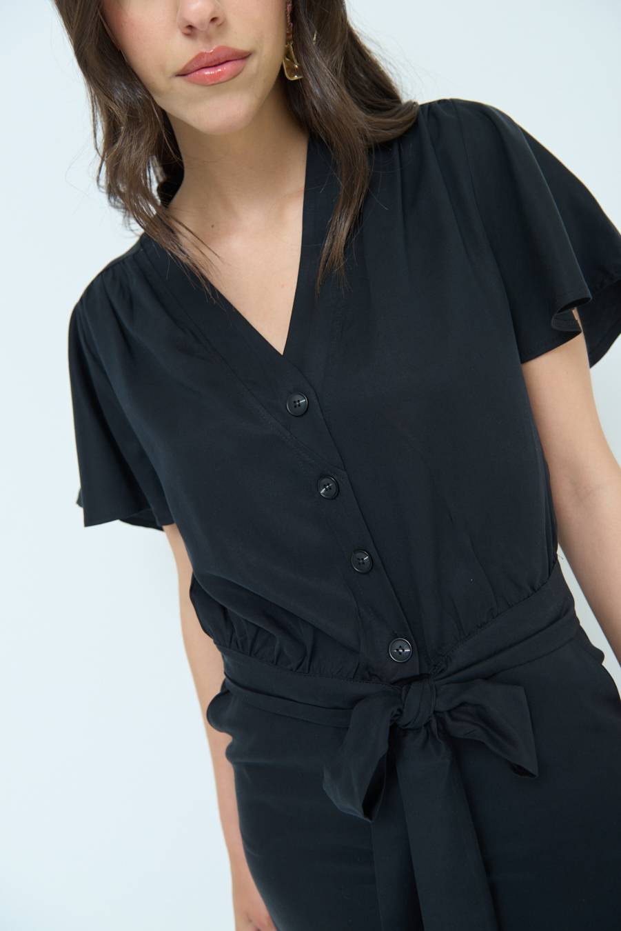 Kikisix CAMICIA SCOLLO AMPIO NERO Prezzo Ridotto