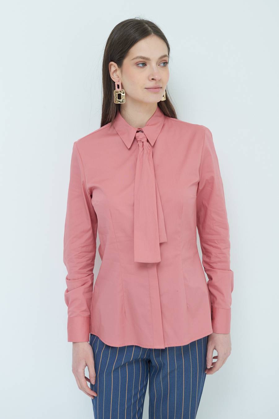 Kikisix CAMICIA CON CRAVATTA IN TINTA CIPRIA I Più Venduti