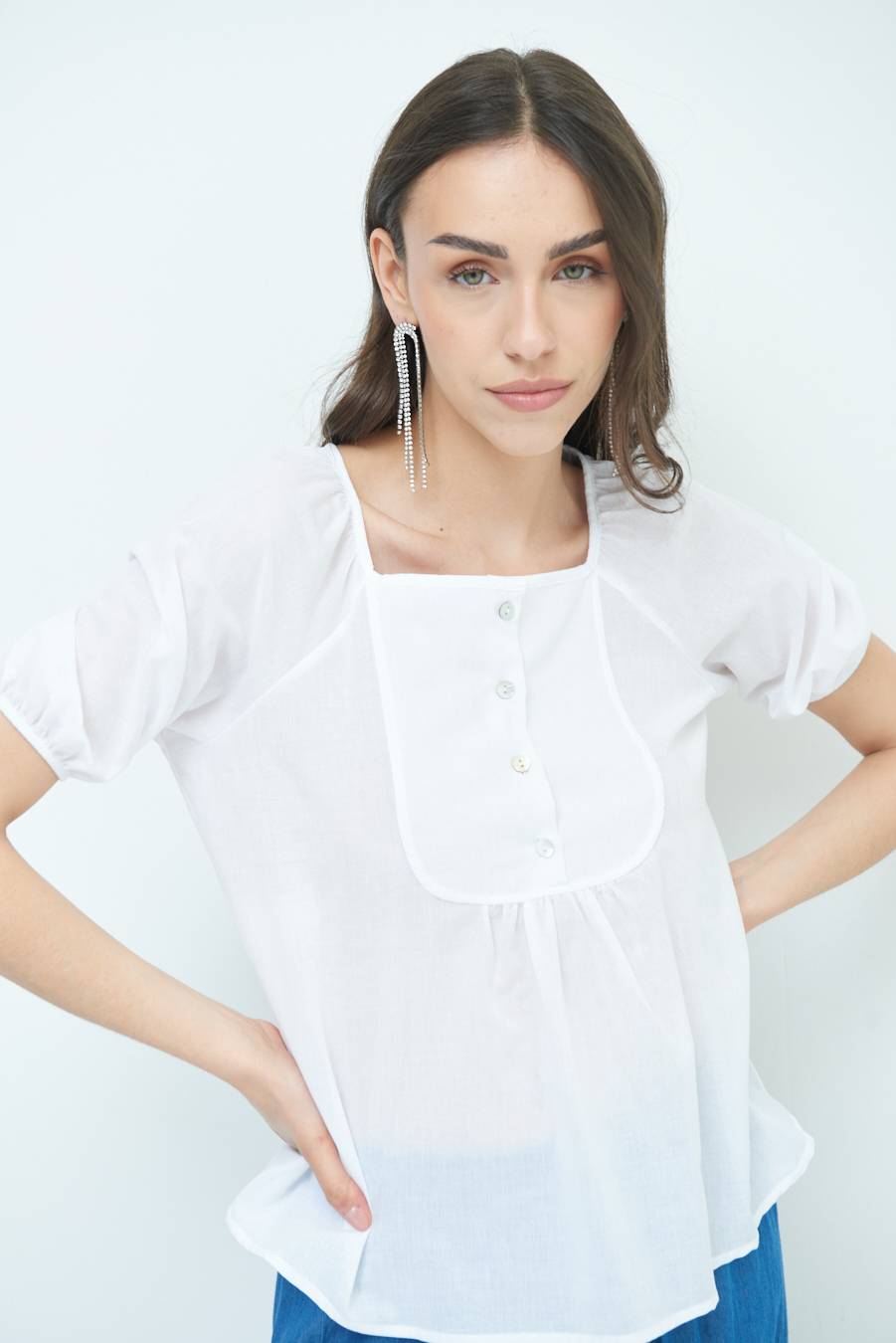 Kikisix CAMICIA CON BOTTONCINI DAV. COTONE BIANCO Offerta San Valentino