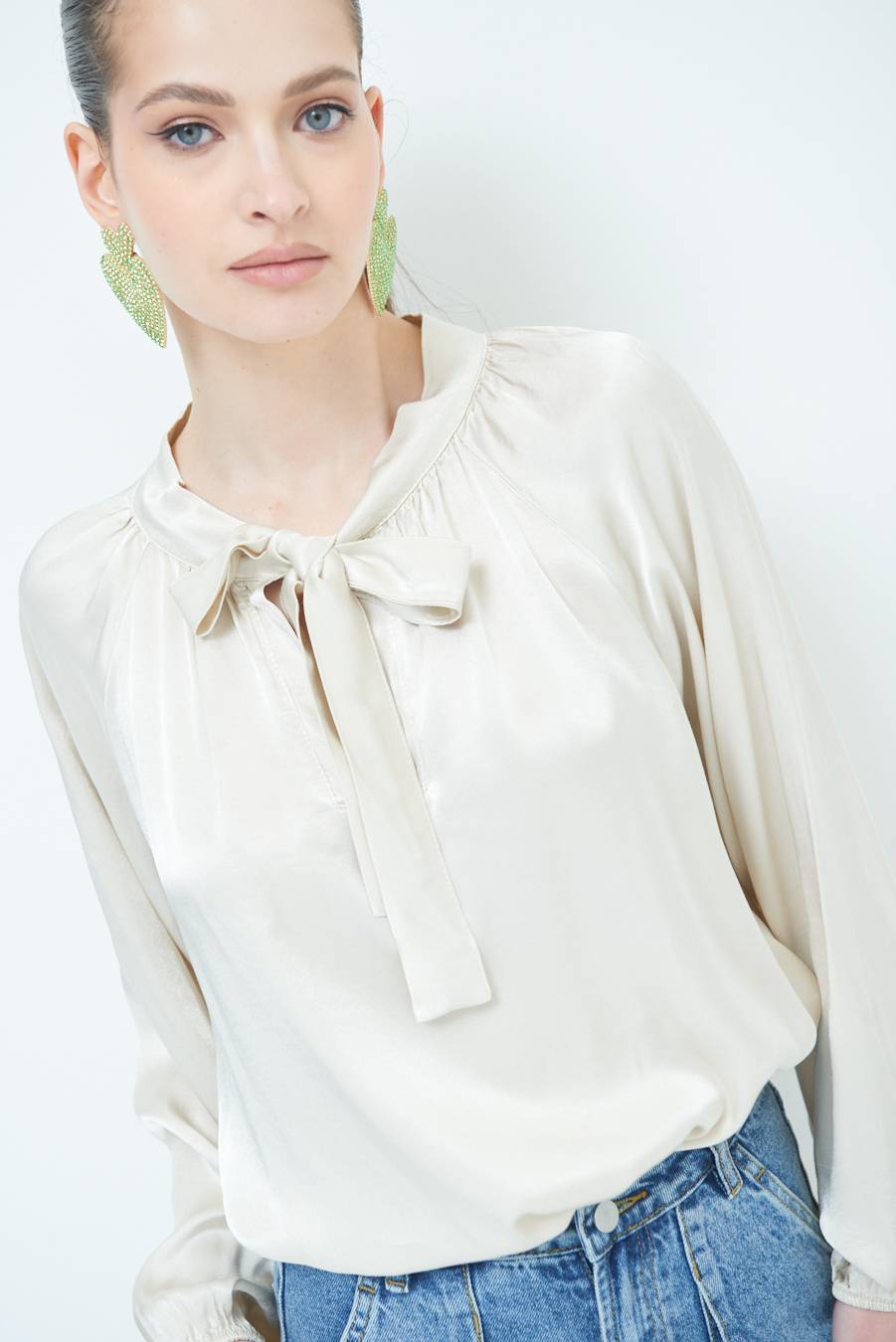 Kikisix CASACCA RASO VISCOSA FIOCCO/CRAVATTA BEIGE Latest fashion