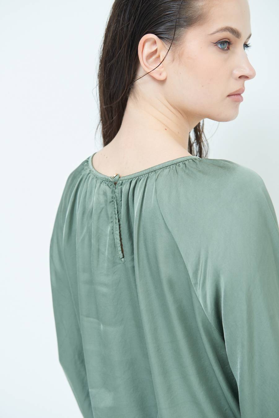 Kikisix CASACCA RASO VISCOSA INCRESPATA COLLO MILITARE Offerta temporanea