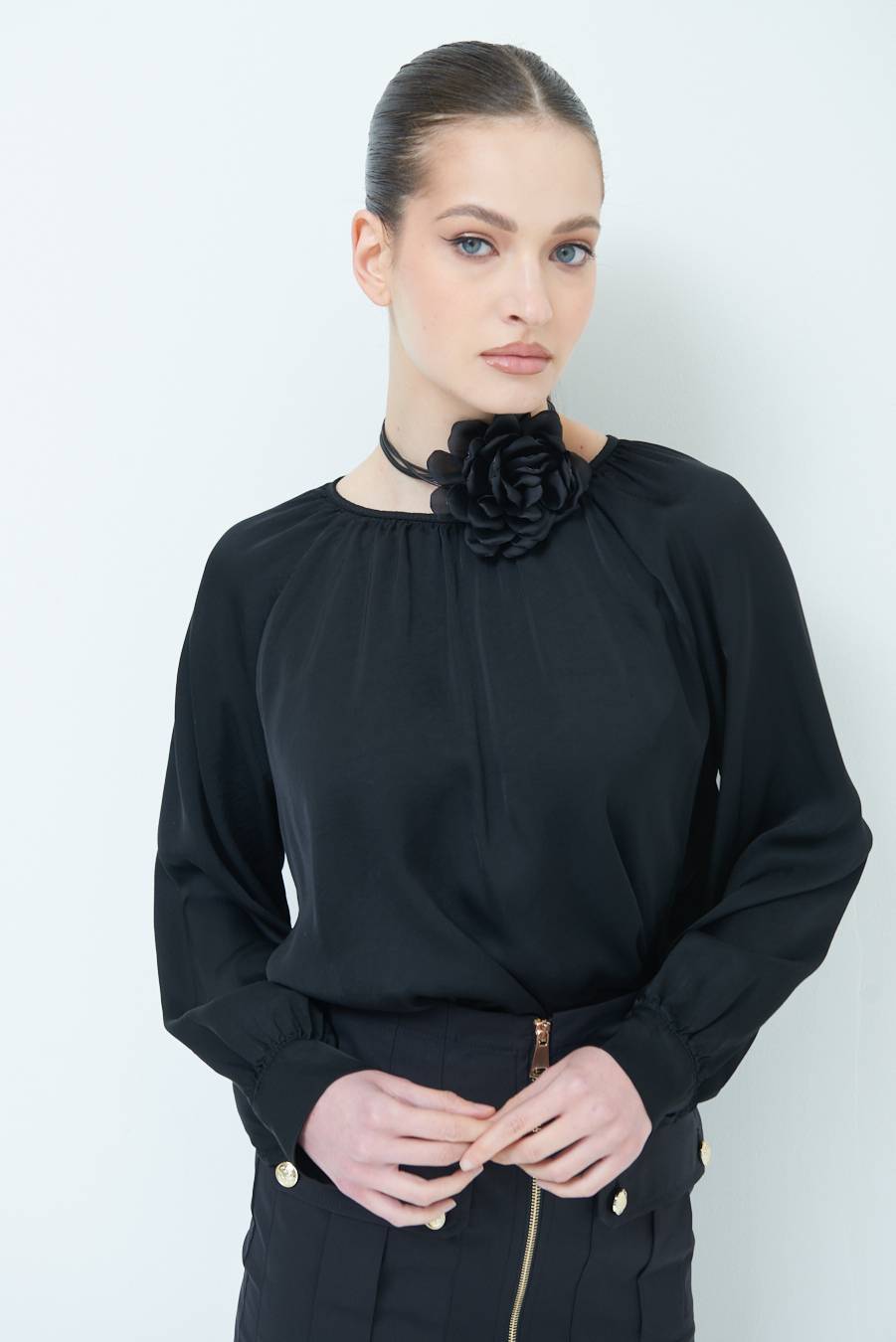 Kikisix CASACCA RASO VISCOSA INCRESPATA COLLO NERO Lightning offer