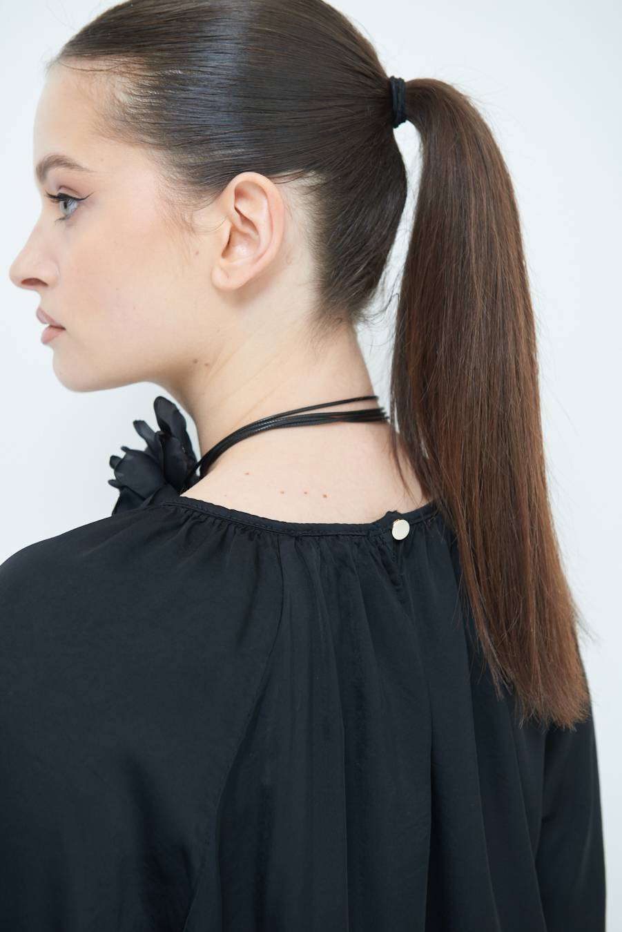 Kikisix CASACCA RASO VISCOSA INCRESPATA COLLO NERO Lightning offer