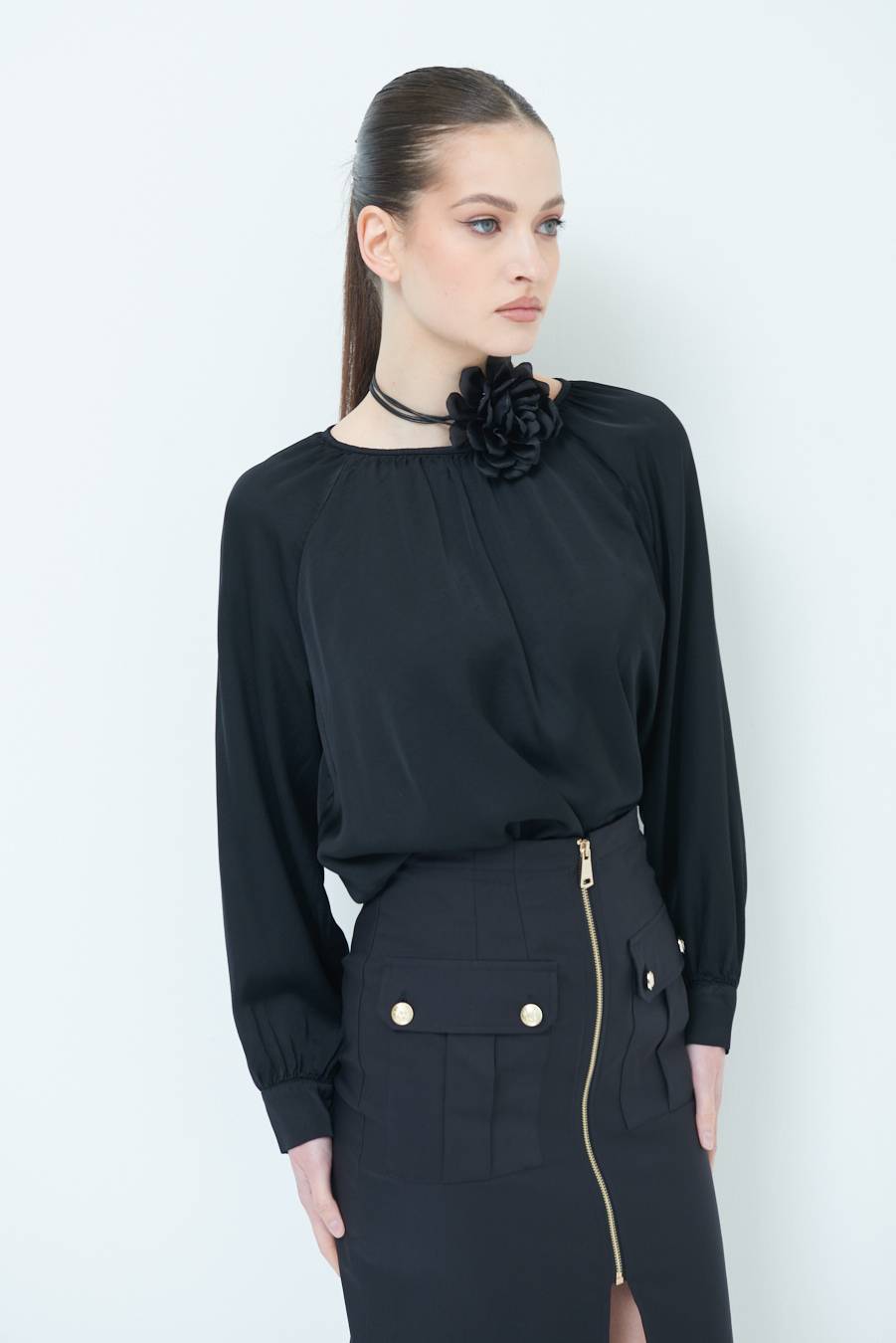 Kikisix CASACCA RASO VISCOSA INCRESPATA COLLO NERO Lightning offer