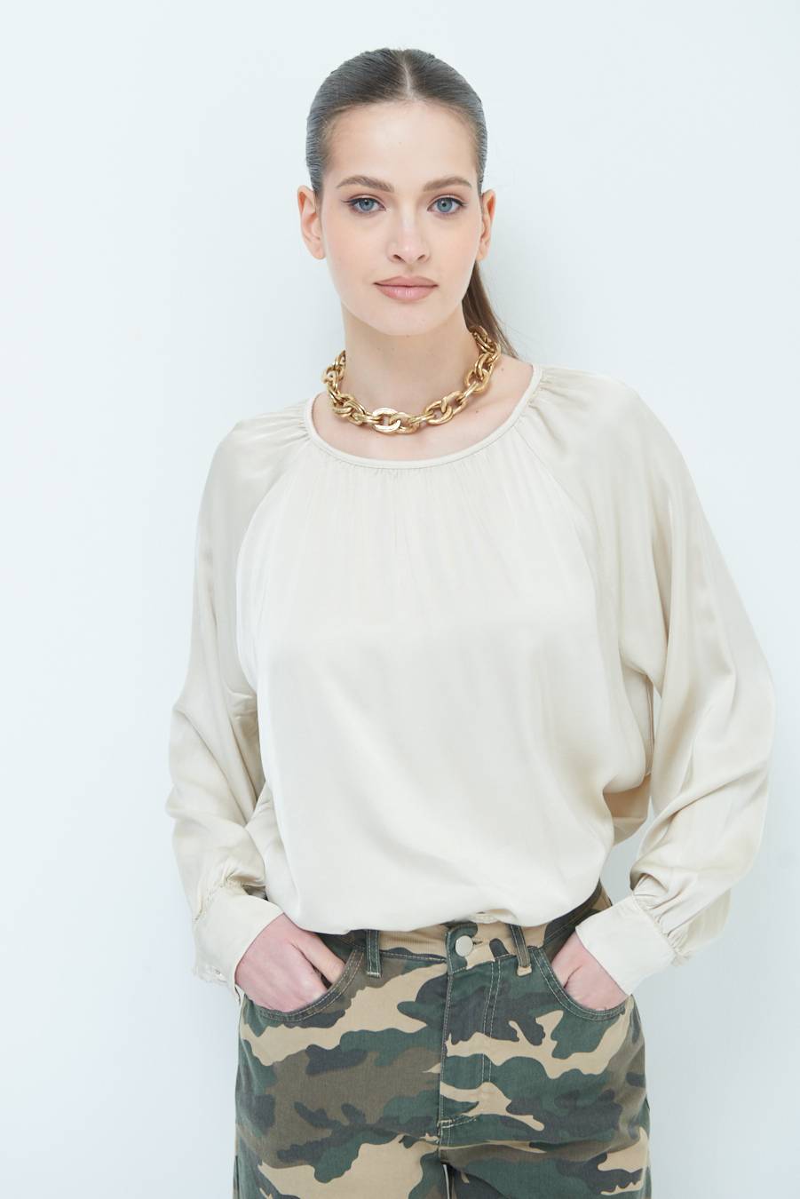 Kikisix CASACCA RASO VISCOSA INCRESPATA COLLO BEIGE Grandi sconti