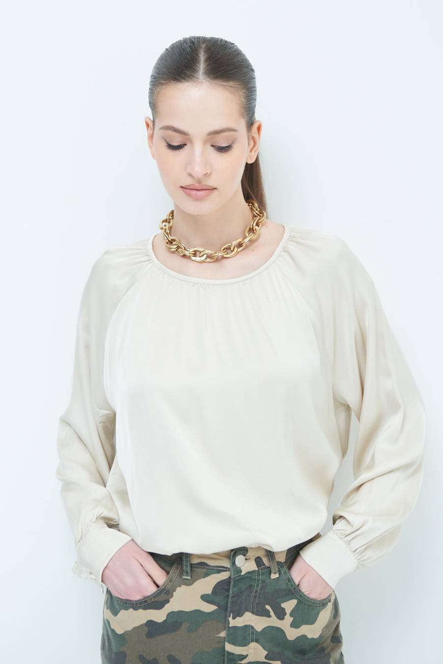 Kikisix CASACCA RASO VISCOSA INCRESPATA COLLO BEIGE Grandi sconti