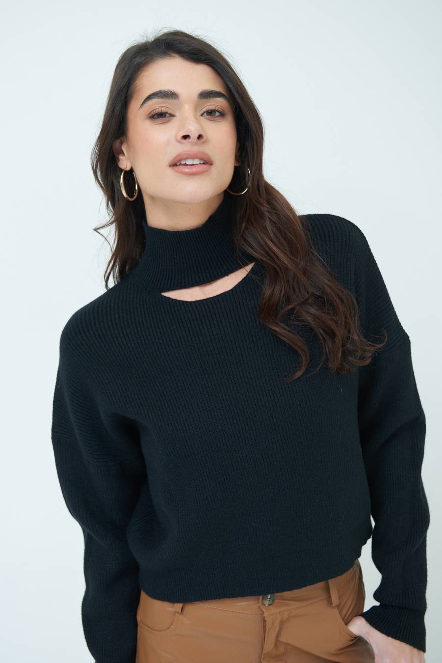 Kikisix MAGLIA COSTINA BUCO DAV. NERO Sconti questo mese