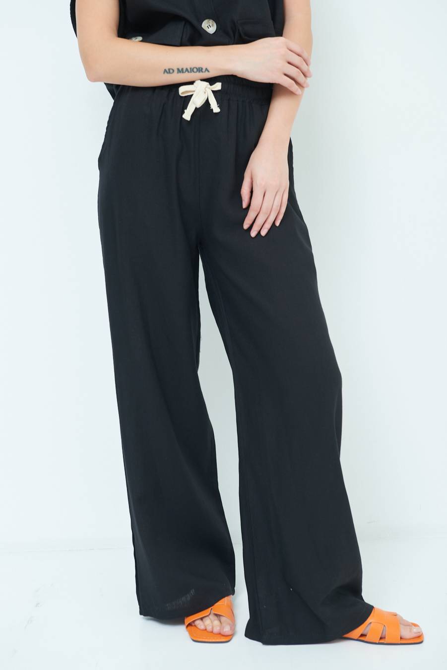 Kikisix PANTA PALAZZO CON ELASTICO VISCOSA LINO NERO Promozione