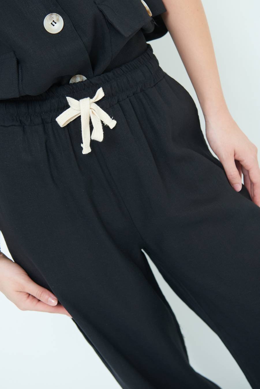 Kikisix PANTA PALAZZO CON ELASTICO VISCOSA LINO NERO Promozione