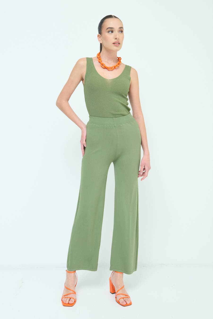 Kikisix PANTALONE PALAZZO MAGLIERIA VERDE MILITARE Prezzo Ridotto