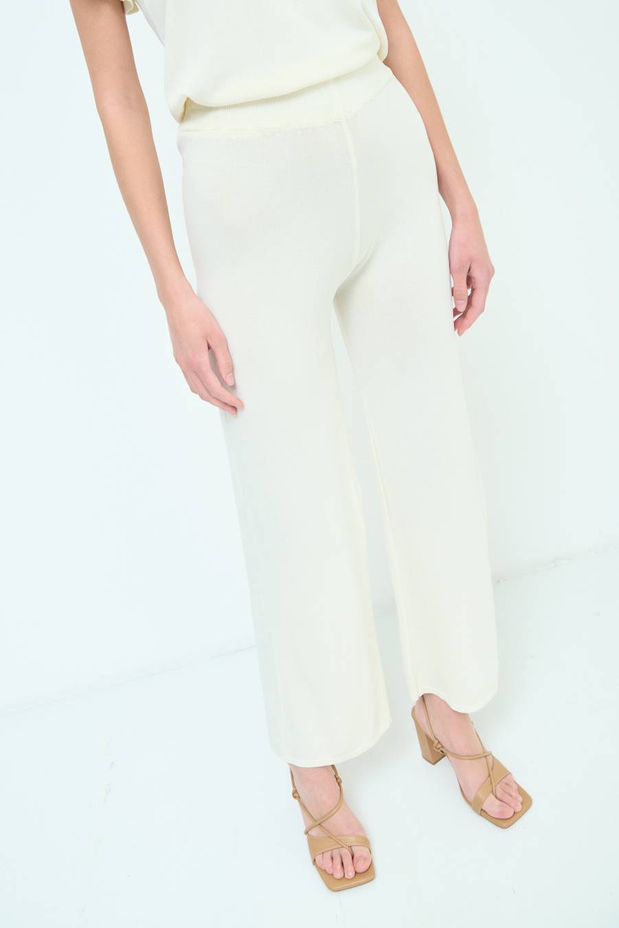Kikisix PANTALONE PALAZZO MAGLIERIA BURRO Sottocosto