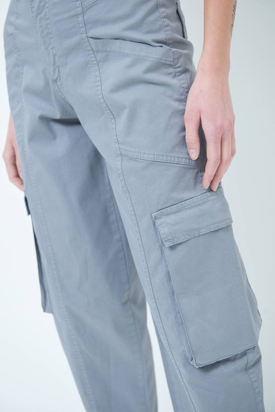 Kikisix PANTALONE TASCONI GRIGIO In Saldo
