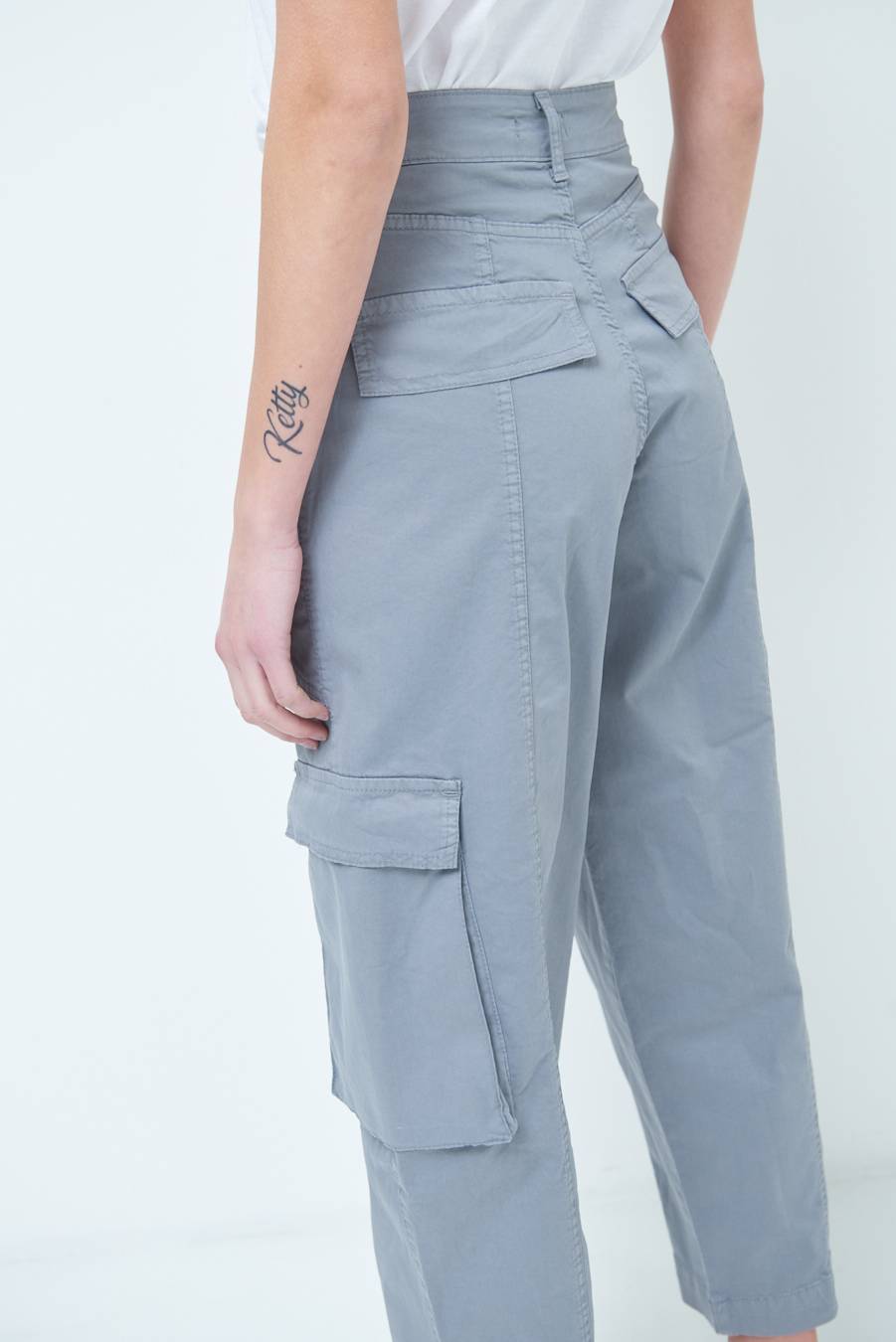 Kikisix PANTALONE TASCONI GRIGIO In Saldo