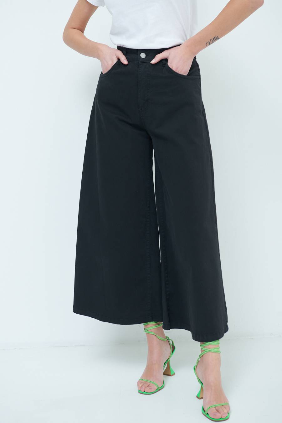 Kikisix PANTALONE/GONNA GABARDINA NERO Vendite stagionali