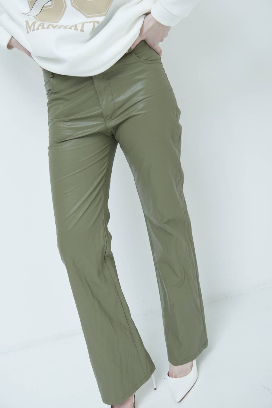 Kikisix PANTALONE ECOPELLE STROPICCIATA VERDE MILITARE Offerta per la Festa della Mamma