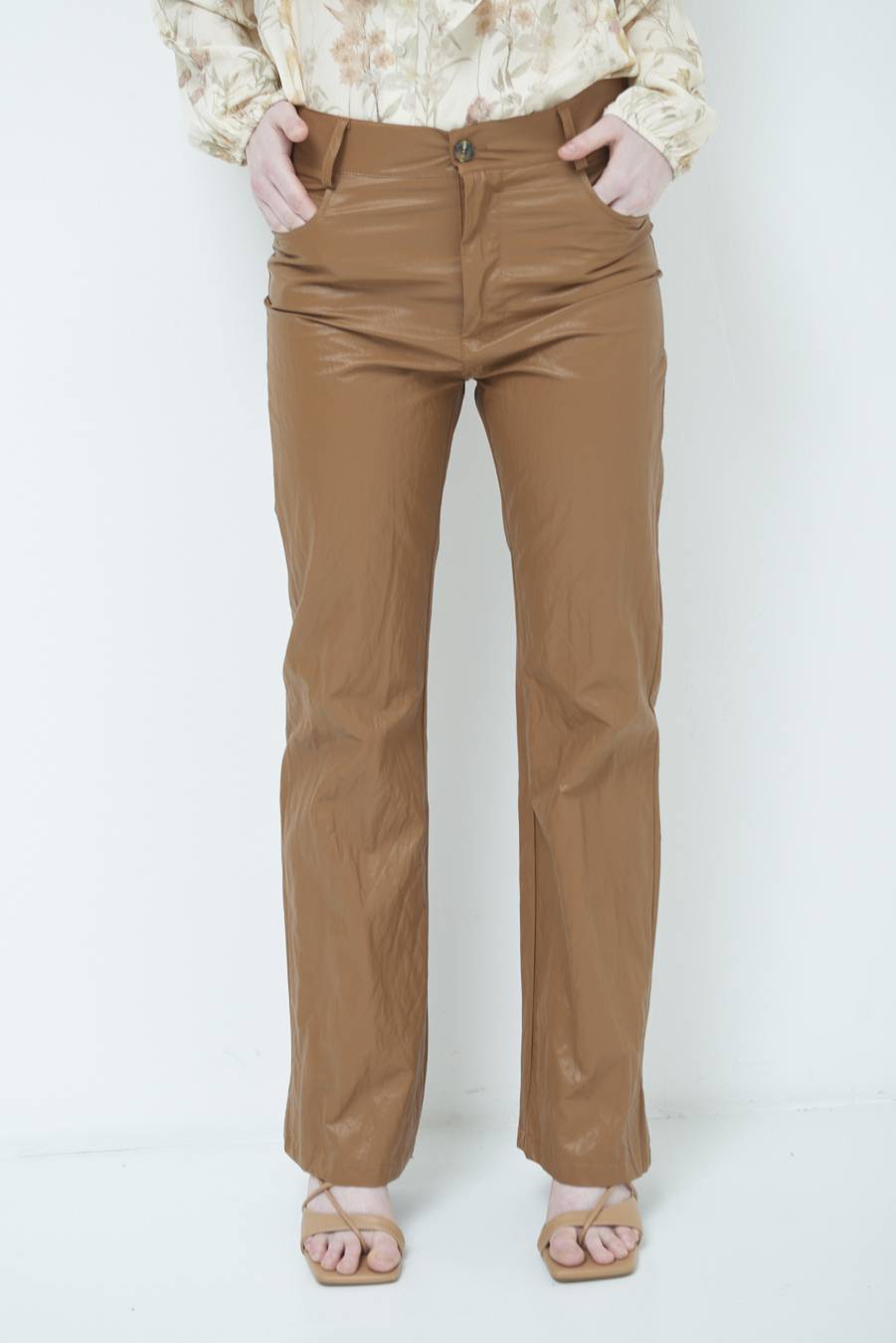 Kikisix PANTALONE ECOPELLE STROPICCIATA BEIGE Offerta San Valentino