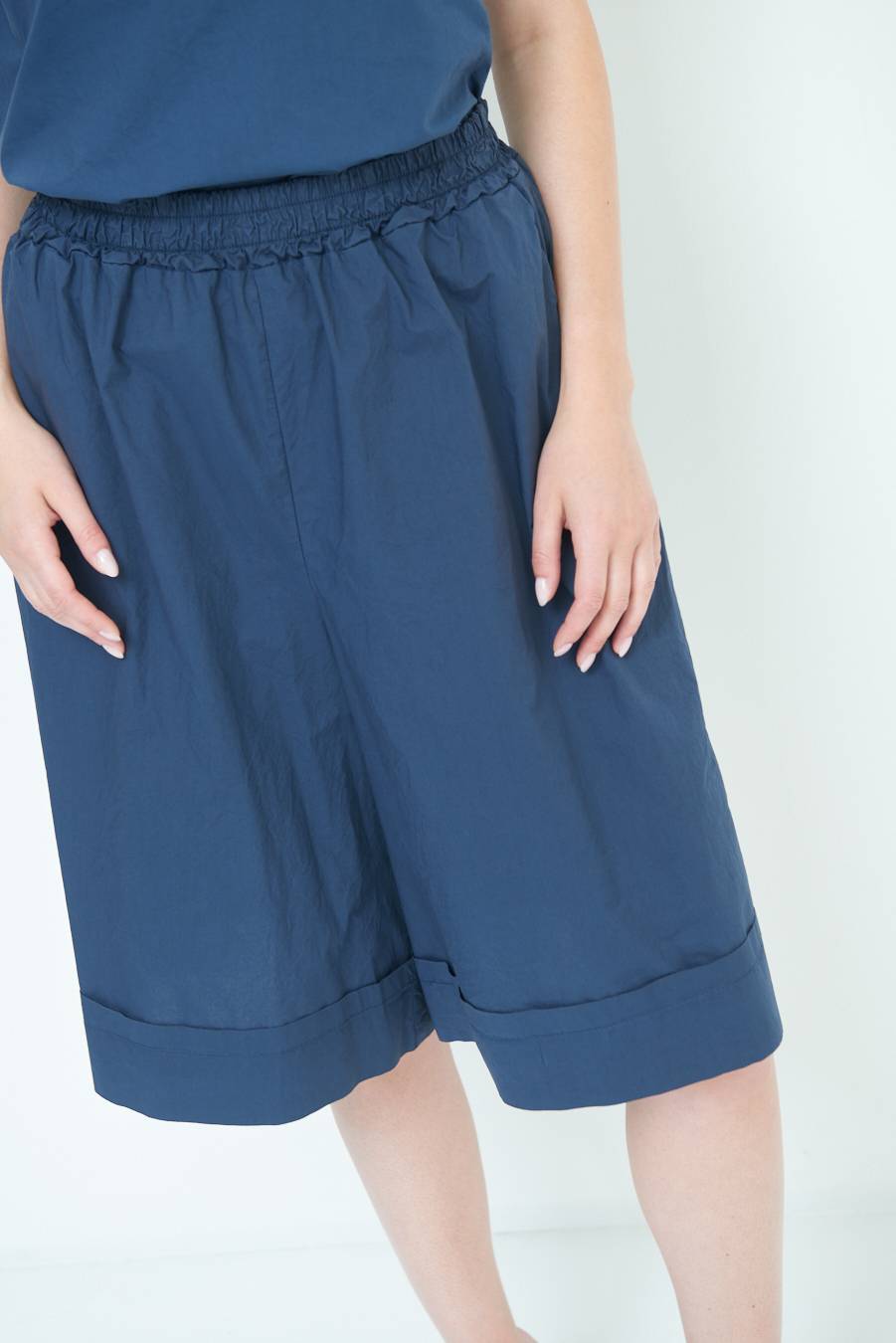 Kikisix PANTALONE CROP CON RISVOLTO BLU Smaltimento dello stoccaggio