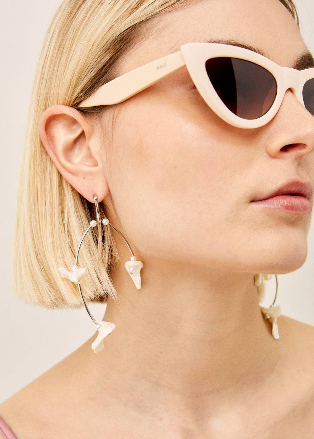 Nalí LORI CAT-EYE SUNGLASSES IN BEIGE Italia