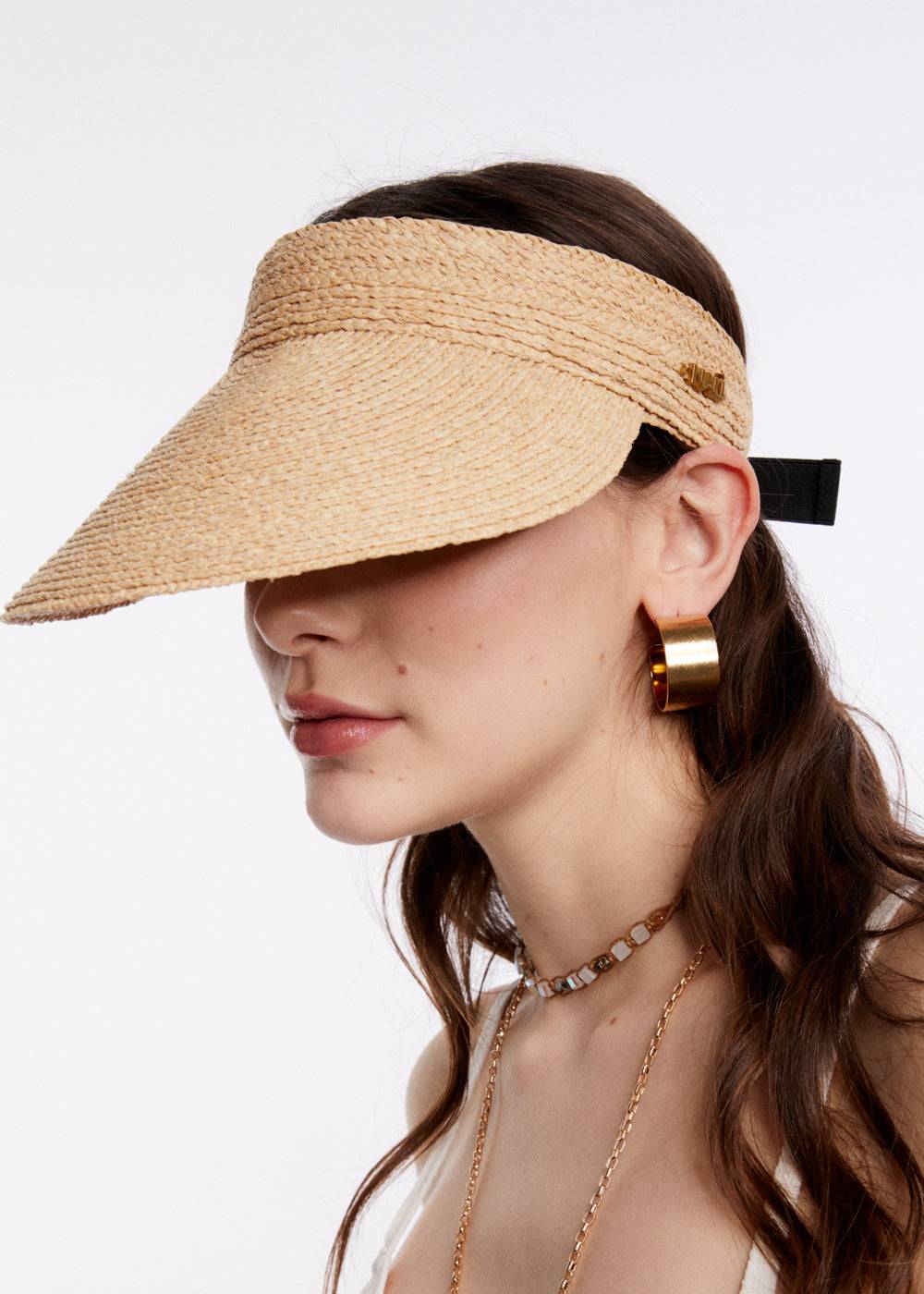 Nalí VISOR HAT IN NATURAL RAFFIA 2025