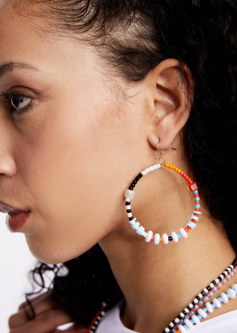 Nalí HOOP EARRINGS W/ MULTICOLOR BEADS Soddisfazione Garantita