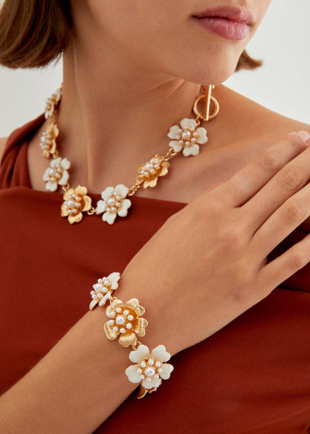 Nalí ENAMEL FLOWER BRACELET IN GOLD W/ PEARLS Italia