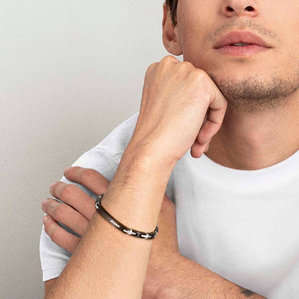 Nomination Bracciale Strong per lui con placca Online